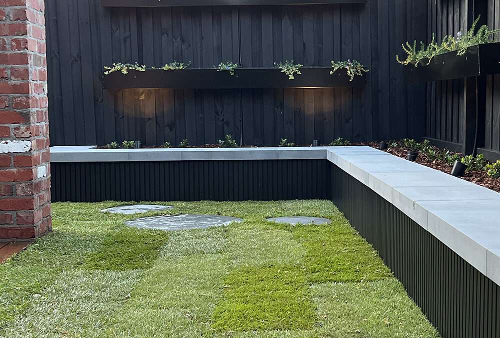 Entertainers Courtyard in MORNINGTON